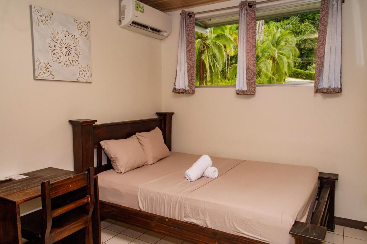 Hotel Don Fito Golfito Exterior photo