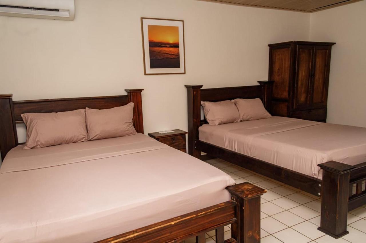 Hotel Don Fito Golfito Exterior photo