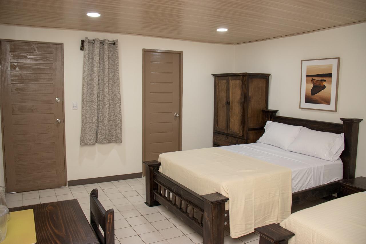 Hotel Don Fito Golfito Exterior photo