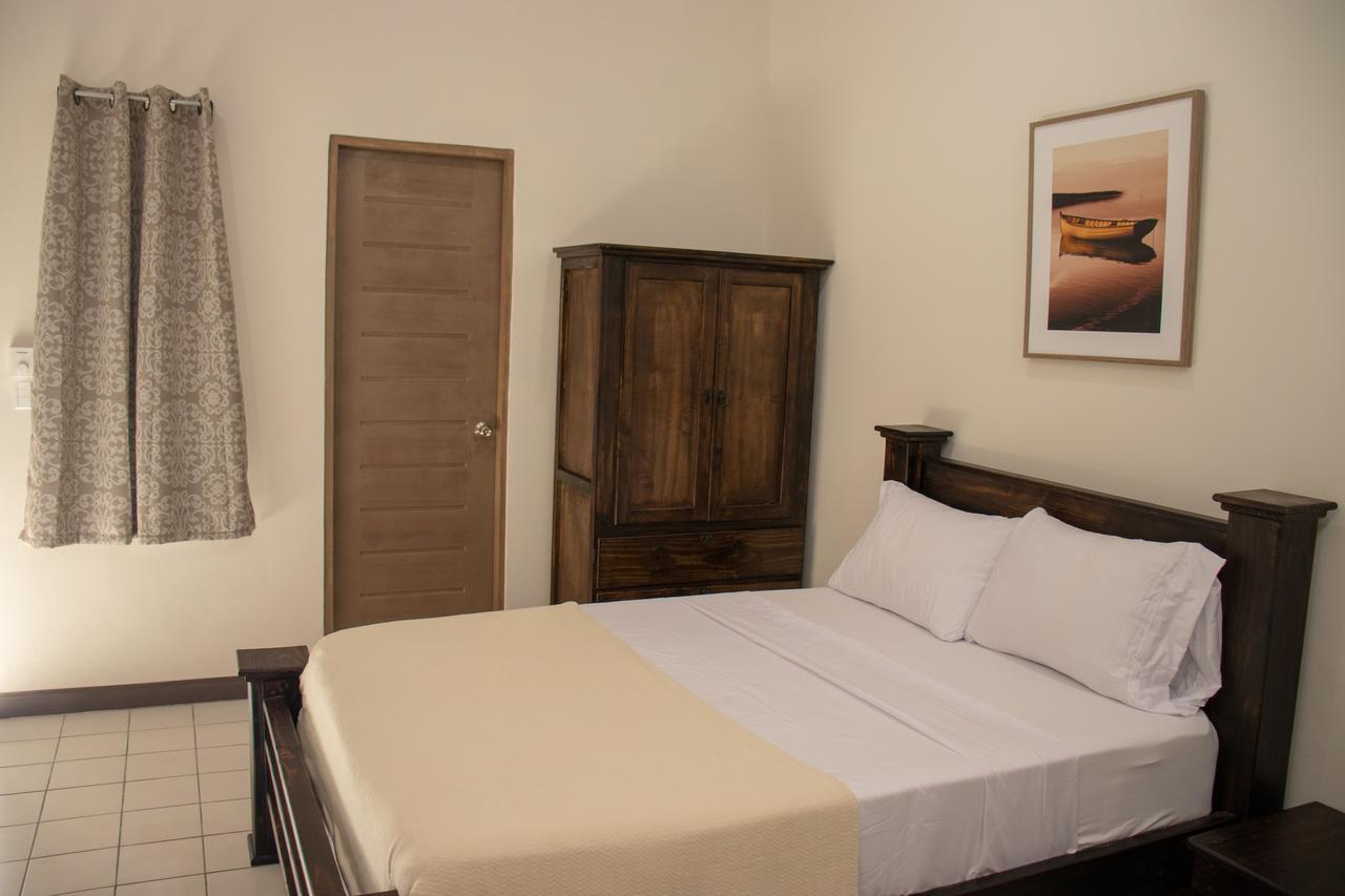 Hotel Don Fito Golfito Exterior photo
