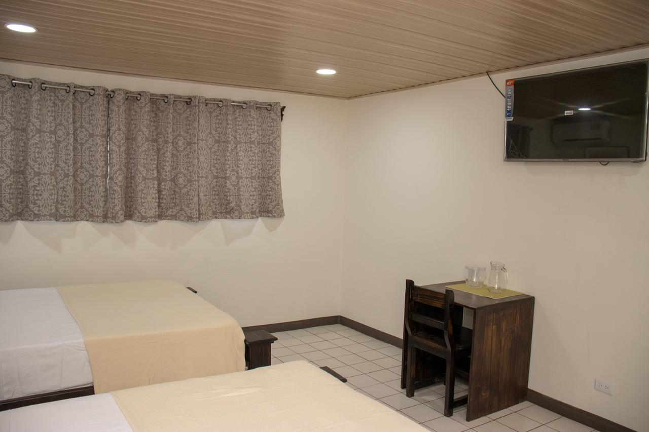 Hotel Don Fito Golfito Exterior photo