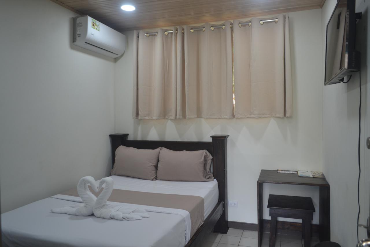 Hotel Don Fito Golfito Exterior photo