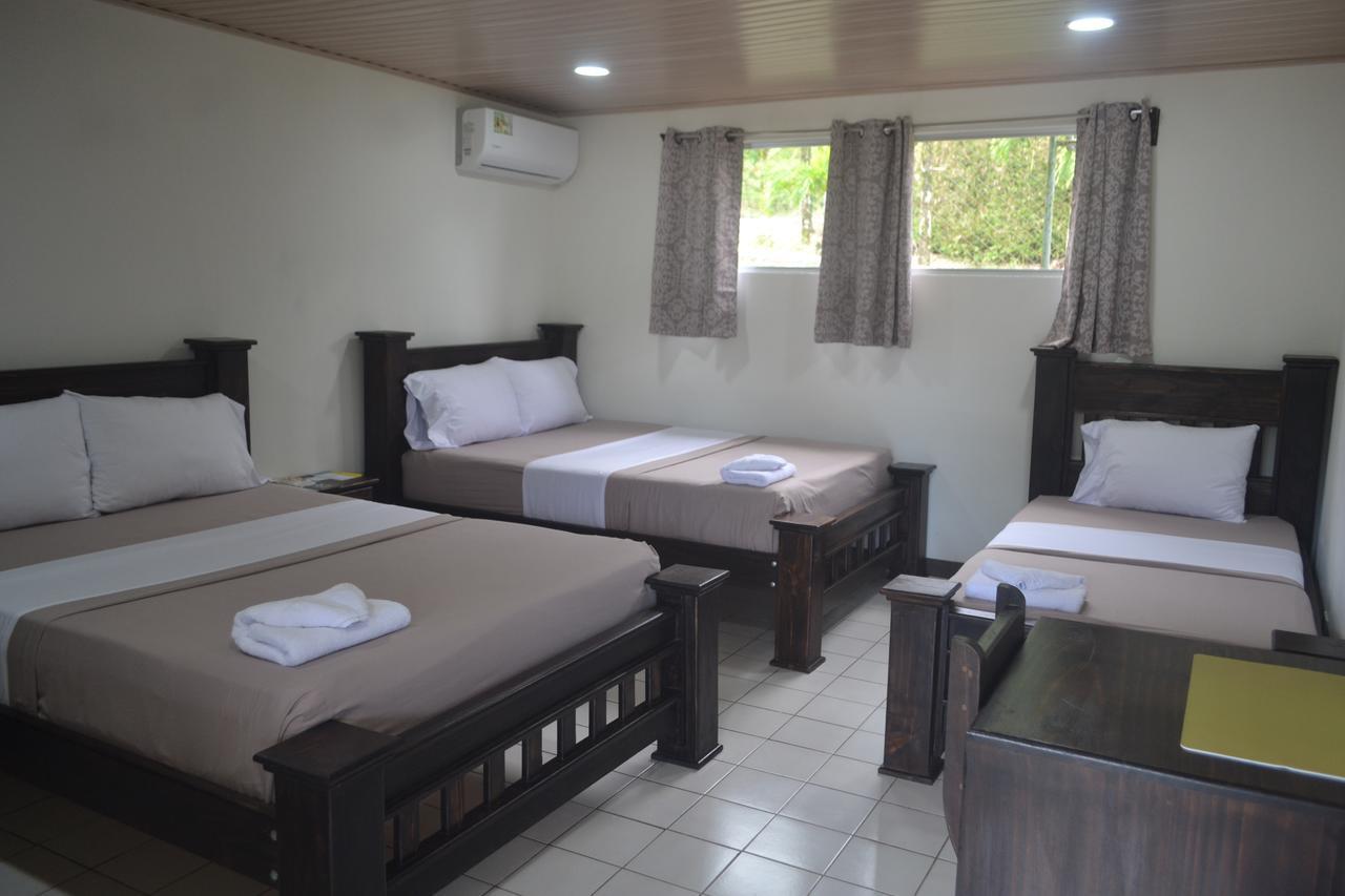 Hotel Don Fito Golfito Exterior photo