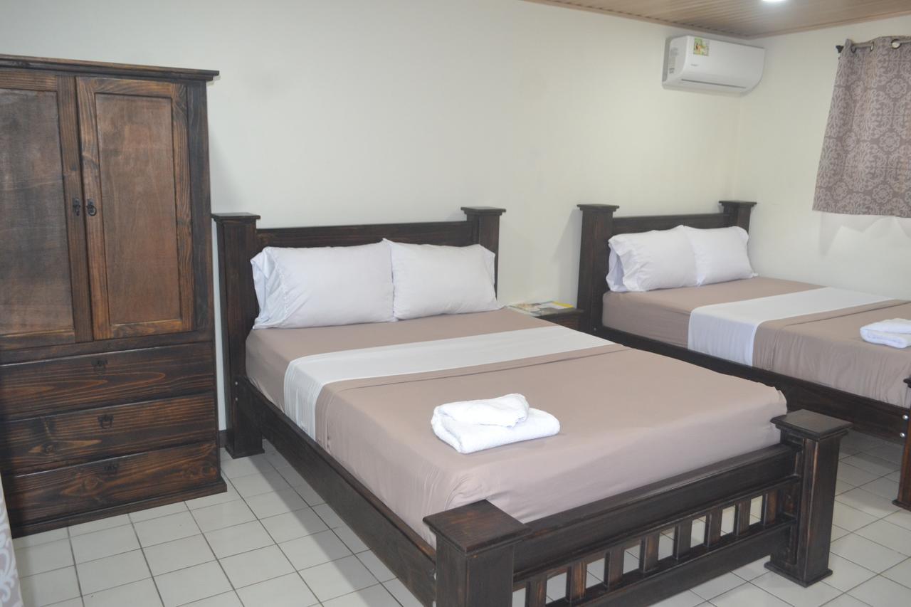Hotel Don Fito Golfito Exterior photo